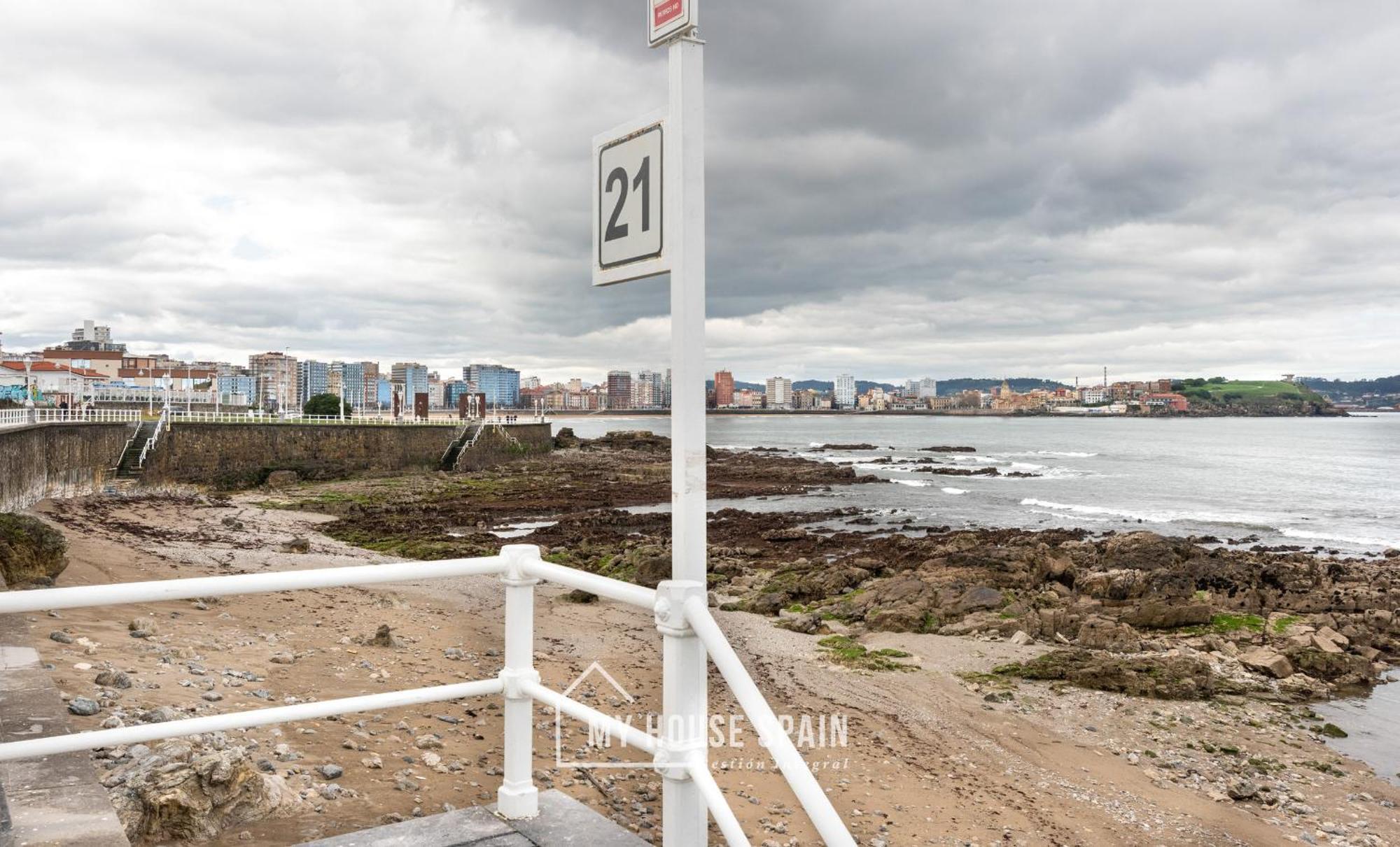 Myhousespain - Primera Linea De Playa Con Parking Gijón Exterior foto
